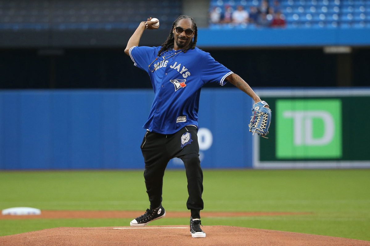2015-0609-Snoop-Dogg-Lion.jpg